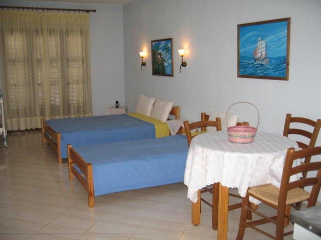 Aris Junior Studio & Apartments Neo Klima Phòng bức ảnh