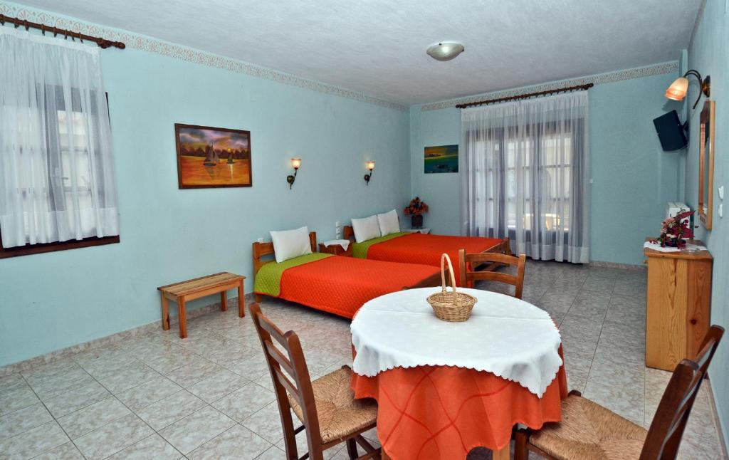 Aris Junior Studio & Apartments Neo Klima Phòng bức ảnh